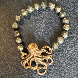 Octopus Pendant Beaded Stretch Bracelet - Gold Octopus with Gray Faceted Beads